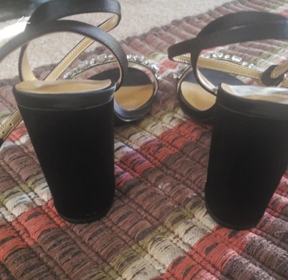 Heels - Picture 3 of 3